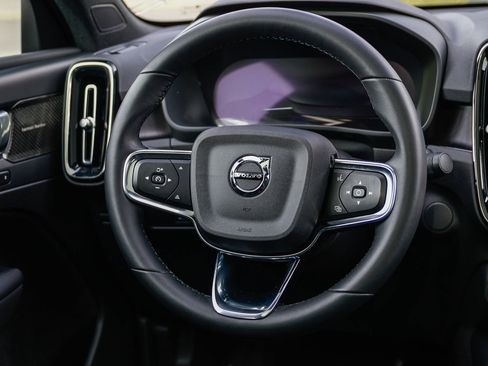 Used 2023 Volvo C40 P8 Recharge Ultimate image 17