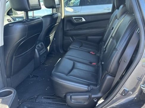 Used 2017 Nissan Pathfinder Platinum w/ Family Entertainment Package image 6
