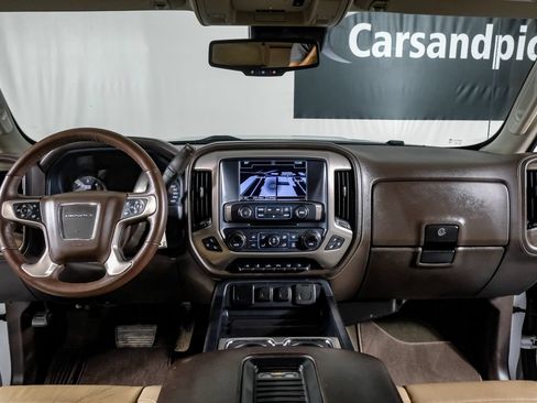Used 2018 GMC Sierra 2500 Denali w/ Suspension Package, Off-Road AWD/4WD image 14