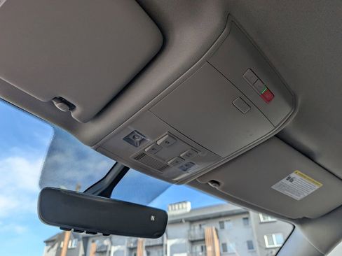 Used 2022 Volkswagen Atlas SE image 31