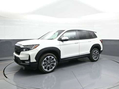 Certified 2024 Honda Passport EX-L image 10