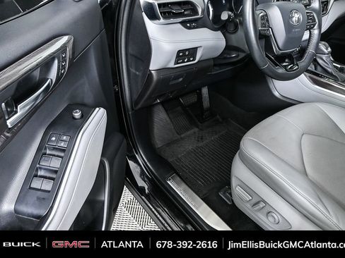 Used 2021 Toyota Highlander Platinum image 7