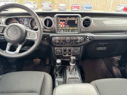 Used 2023 Jeep Wrangler Sahara w/ Cold Weather Group image 19