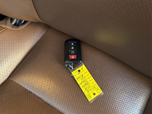 Used 2019 Toyota Highlander Limited image 33