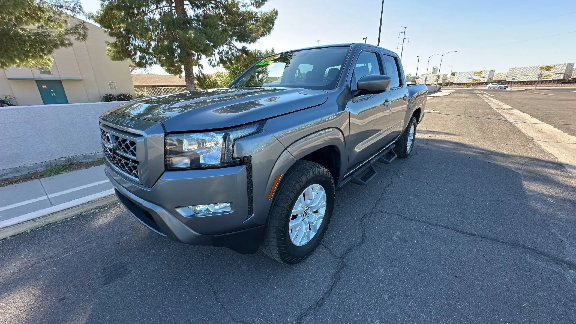 Used 2022 Nissan Frontier SV AWD/4WD image 9