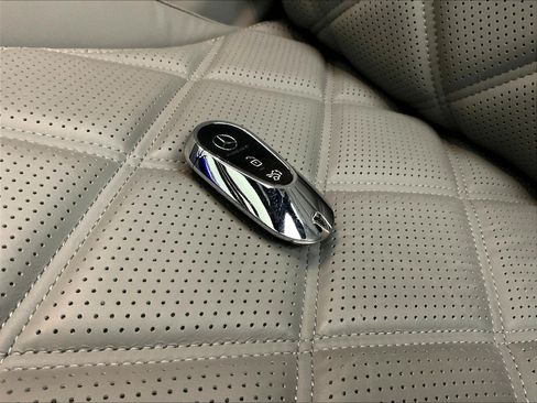 Certified 2026 Mercedes-Benz Maybach S 680 4MATIC image 35