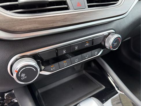 Certified 2023 Nissan Altima 2.5 SV FWD image 20