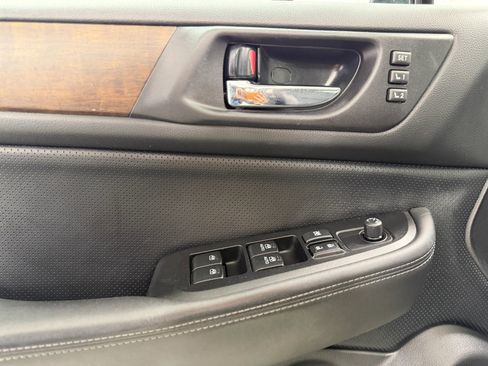 Used 2017 Subaru Outback 2.5i Limited AWD/4WD image 12