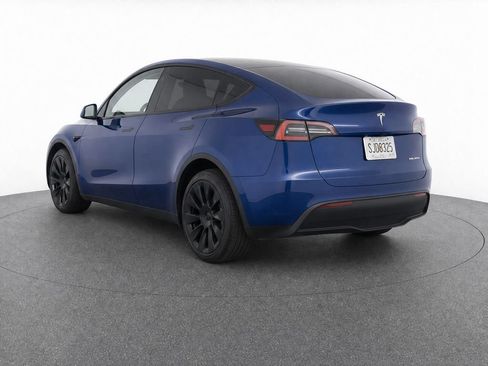 Used 2022 Tesla Model Y Long Range AWD/4WD image 31