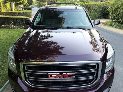 Used 2017 GMC Yukon XL SLT w/ Open Road Package AWD/4WD image 11