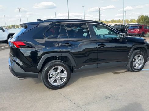 Used 2022 Toyota RAV4 XLE image 8