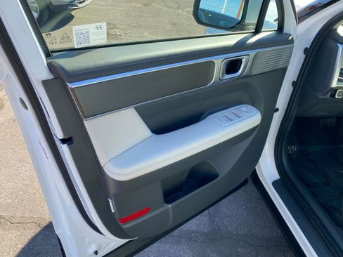 Used 2025 Hyundai Santa Fe SEL image 18