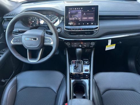 New 2026 Jeep Compass Latitude image 10