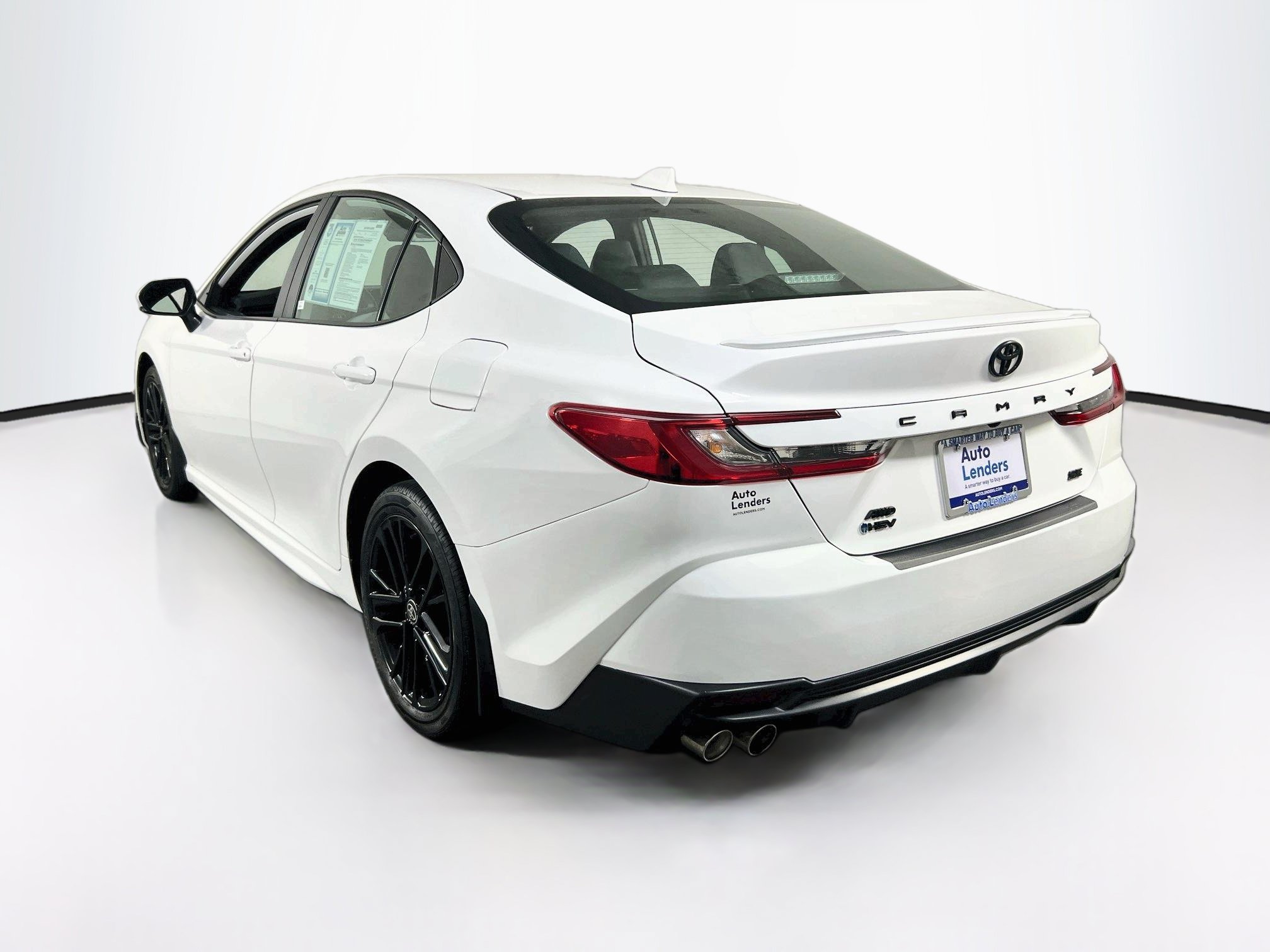 Used 2025 Toyota Camry SE AWD/4WD image 7