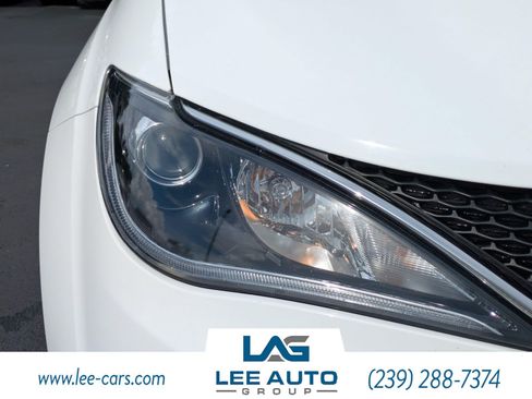 Used 2018 Chrysler Pacifica Touring-L w/ Advanced Safetytec Group FWD image 9