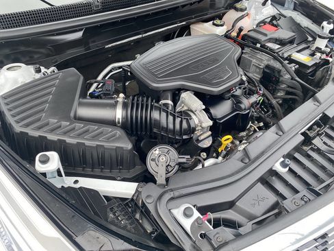 Used 2025 Cadillac XT5 Premium Luxury image 37