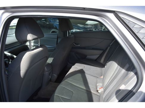 Used 2024 Hyundai Elantra SEL image 10