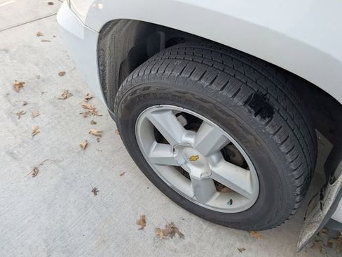 Used 2010 Chevrolet Suburban LTZ image 10