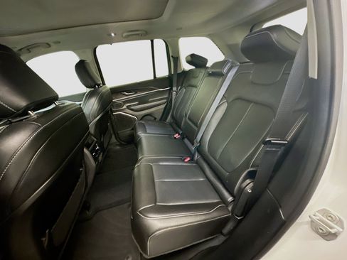 Used 2022 Jeep Grand Cherokee Limited 4xe w/ Luxury Tech Group II image 30