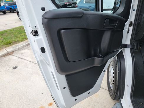 Used 2025 RAM ProMaster 2500 w/ U-Haul Equipment Group FWD image 10