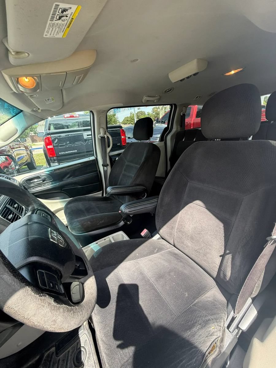 Used 2016 Dodge Grand Caravan SE w/ Quick Order Package 29E SE FWD image 13