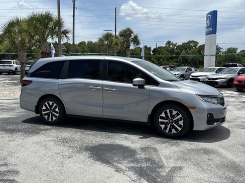 New 2026 Honda Odyssey EX-L image 4