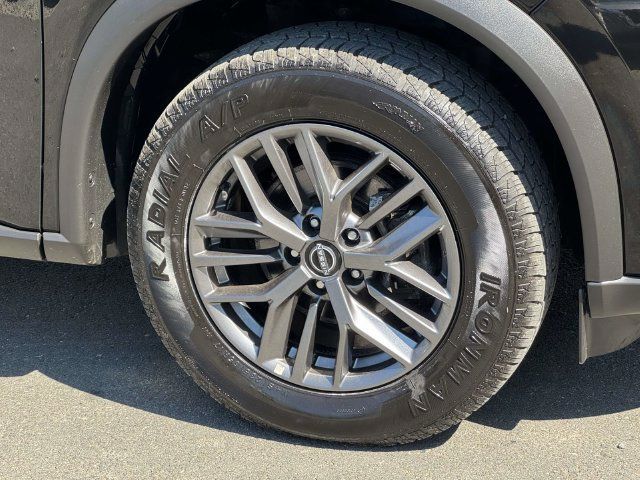 Used 2024 Nissan Rogue S AWD/4WD image 9