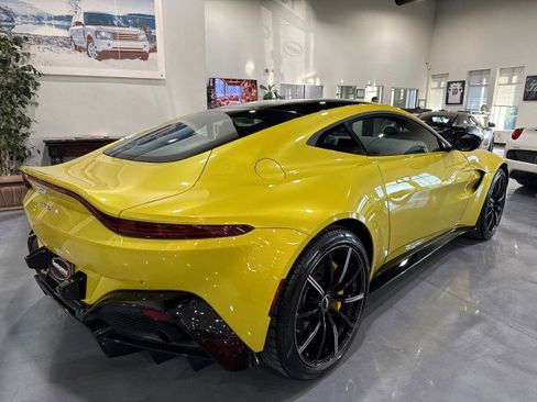Used 2019 Aston Martin V8 Vantage Coupe image 3