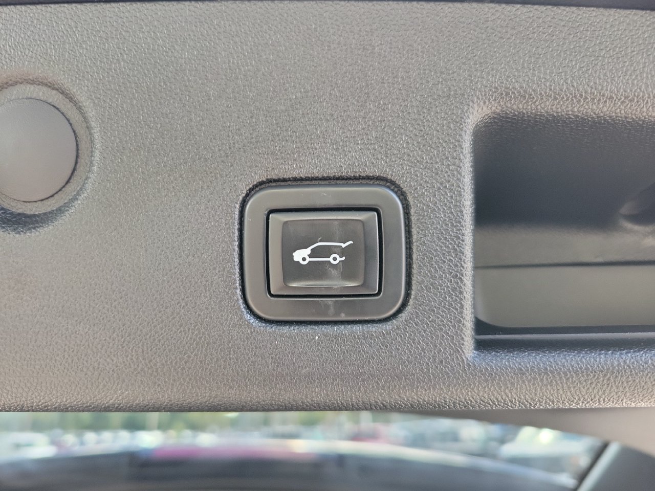 Certified 2021 Chevrolet Equinox Premier w/ Redline Edition FWD image 8