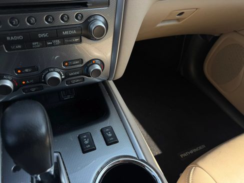 Used 2018 Nissan Pathfinder SL FWD image 22
