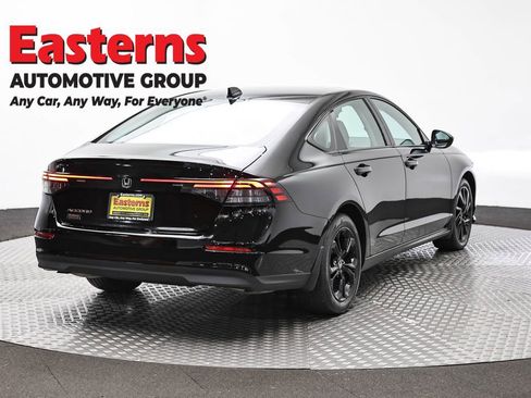 Used 2025 Honda Accord SE image 5