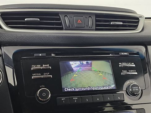 Used 2016 Nissan Rogue SV AWD/4WD image 21