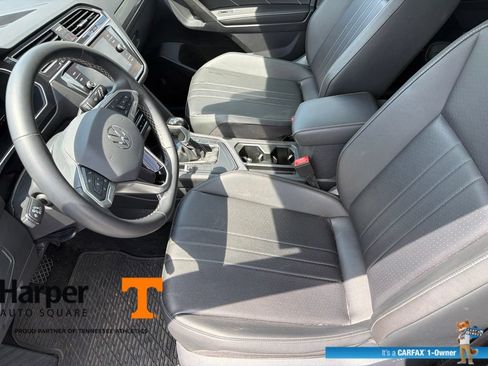 Used 2024 Volkswagen Tiguan SE w/ Panoramic Sunroof Package FWD image 13