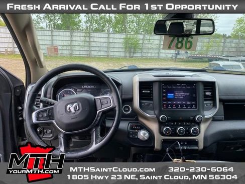 Used 2019 RAM 1500 Laramie AWD/4WD image 11