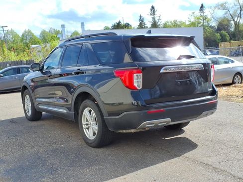 Used 2023 Ford Explorer XLT w/ Equipment Group 202A AWD/4WD image 3
