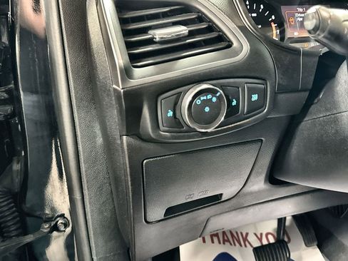 Used 2019 Ford Edge SE w/ SE Fleet Driver's Package FWD image 16
