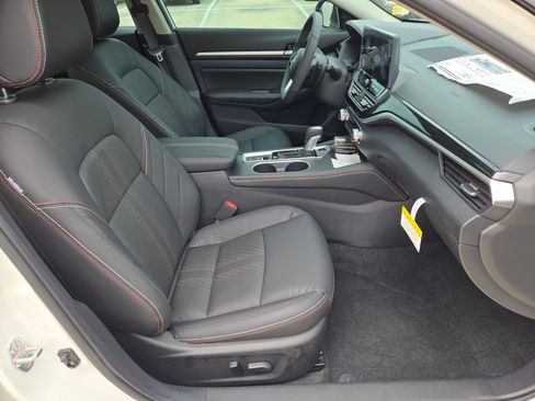 New 2026 Nissan Altima 2.5 SR FWD image 21
