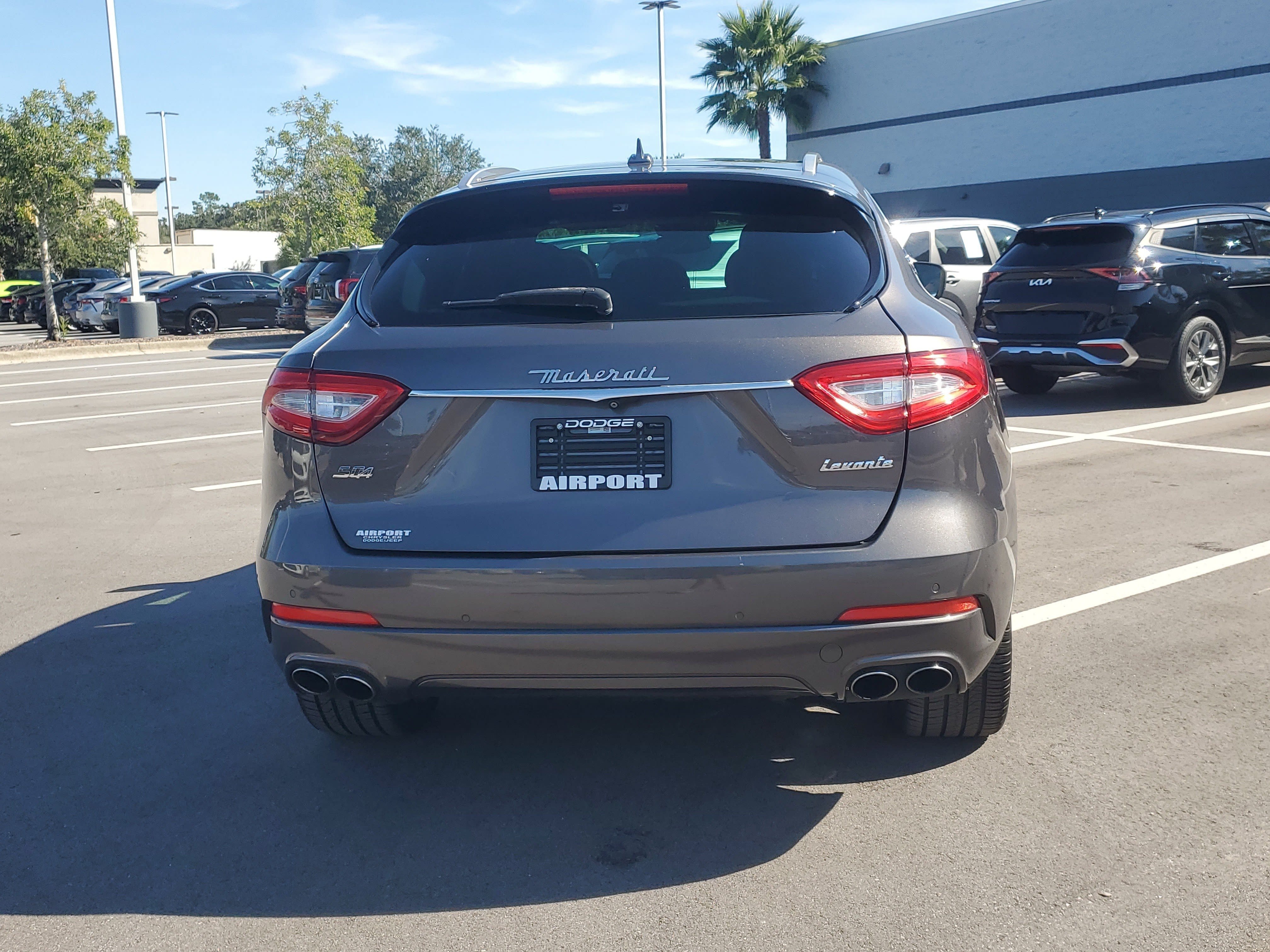 Used 2017 Maserati Levante S AWD/4WD image 7