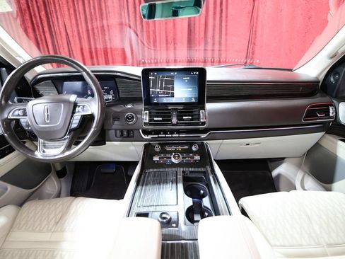 Used 2021 Lincoln Navigator L Black Label w/ Special Edition Package AWD/4WD image 18
