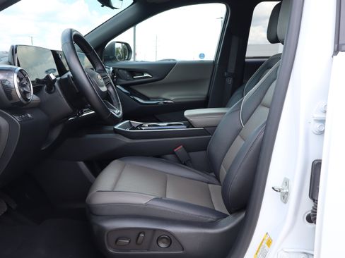 Used 2025 Chevrolet Equinox LT w/ Convenience Package II AWD/4WD image 9