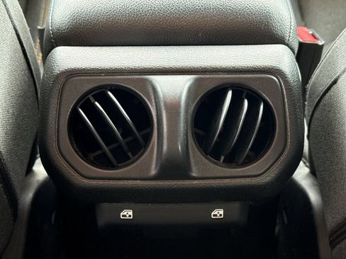 Used 2024 Jeep Wrangler Unlimited Sport AWD/4WD image 20