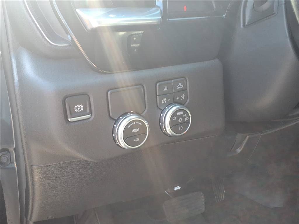 Used 2026 GMC Sierra 1500 SLT RWD image 18
