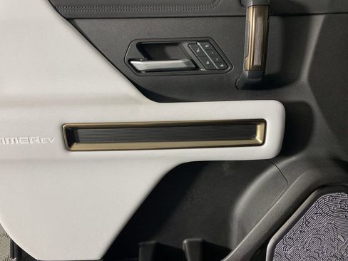 Used 2024 GMC Hummer EV 2X image 23