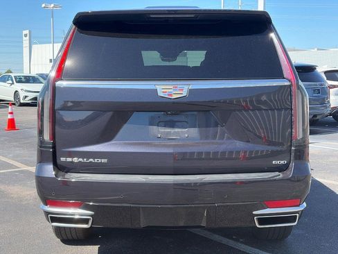 Used 2022 Cadillac Escalade ESV Premium Luxury AWD/4WD image 3