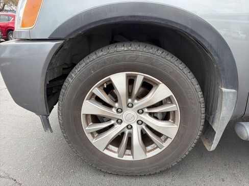 Used 2015 Nissan Titan SV w/ SV Value Truck Package image 7