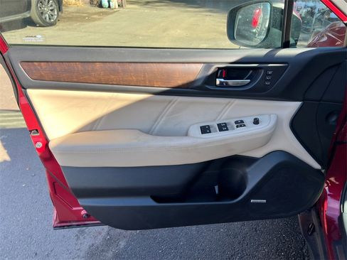 Used 2018 Subaru Outback 3.6R Limited image 19