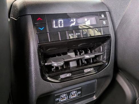 Used 2025 Jeep Grand Cherokee L Laredo RWD image 16