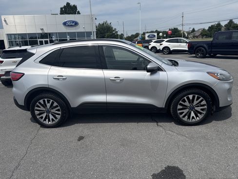 Used 2020 Ford Escape Titanium AWD/4WD image 33