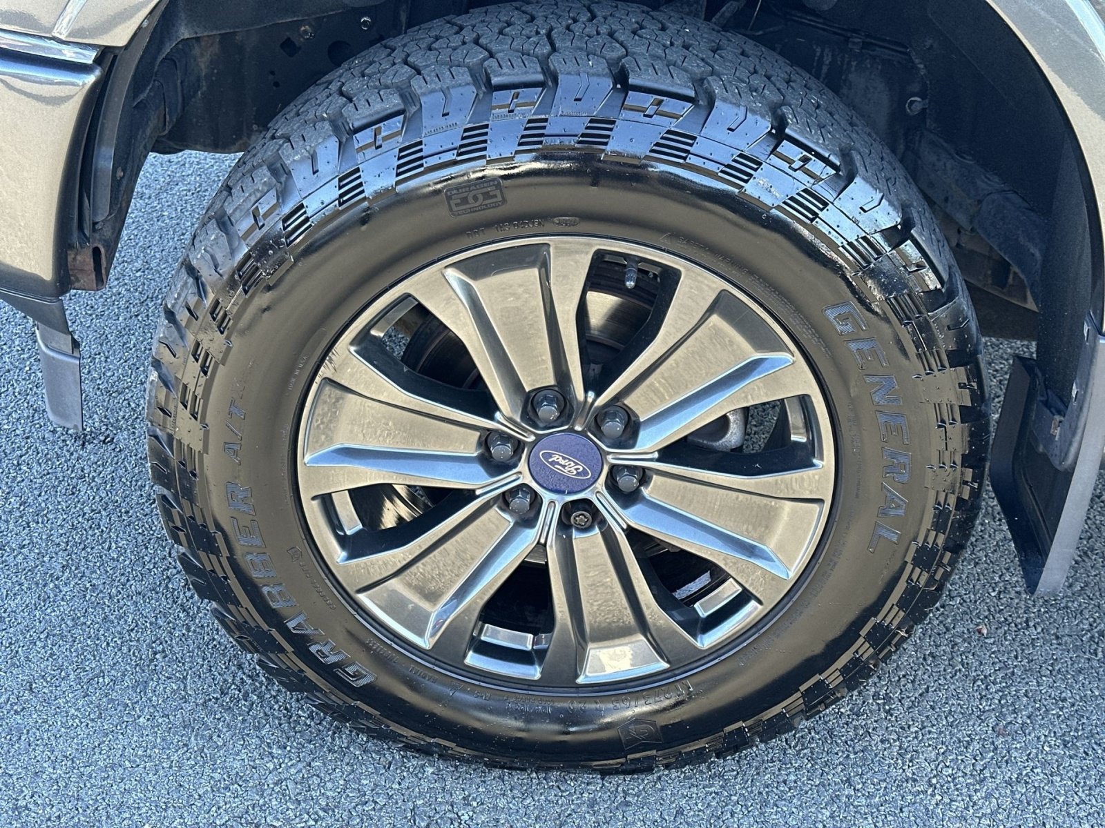 Used 2018 Ford F150 Lariat w/ Equipment Group 502A Luxury AWD/4WD image 13