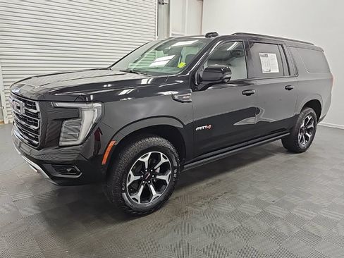 Used 2025 GMC Yukon XL AT4 w/ AT4 Premium Package AWD/4WD image 5